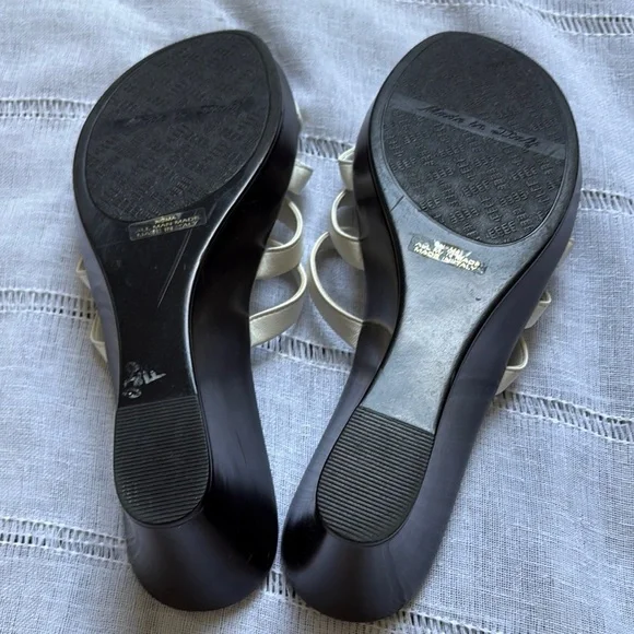 Toscanella Women's Elegant White Strappy Sandals - Picture 7 of 14